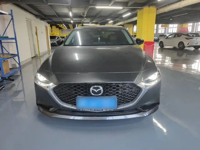 Mazda Axela — Фото автомобиля 2
