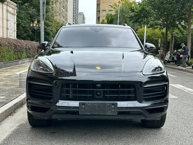 Porsche Cayenne — Фото автомобиля 2