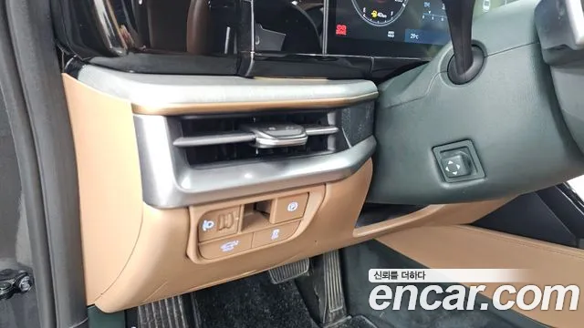 Hyundai Grandeur Grandeur (GN7) 3.5 Бензин 4WD — Фото автомобиля 26
