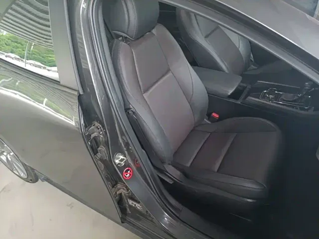Mazda Axela — Фото автомобиля 24