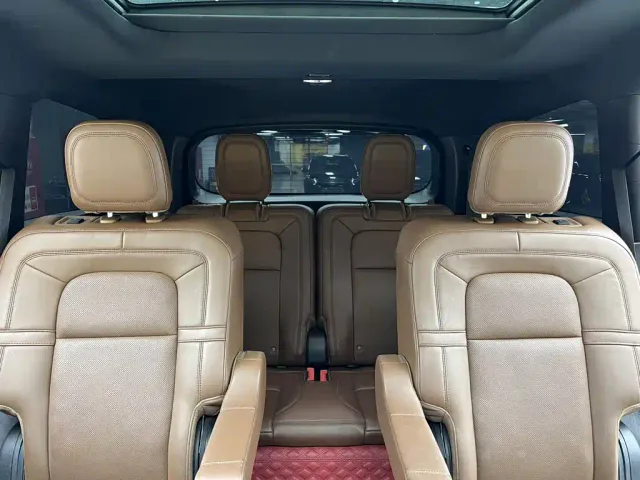 Lincoln Aviator — Фото автомобиля 11