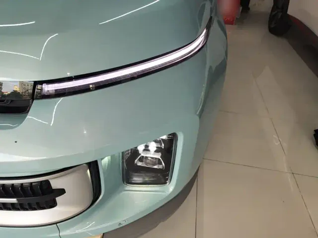 Geely ICON — Фото автомобиля 23