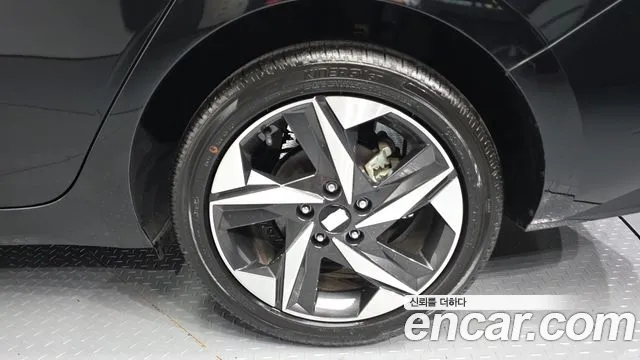 Hyundai Avante CN7 — Фото автомобиля 6