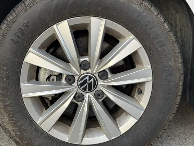Volkswagen Lavida — Фото автомобиля 5