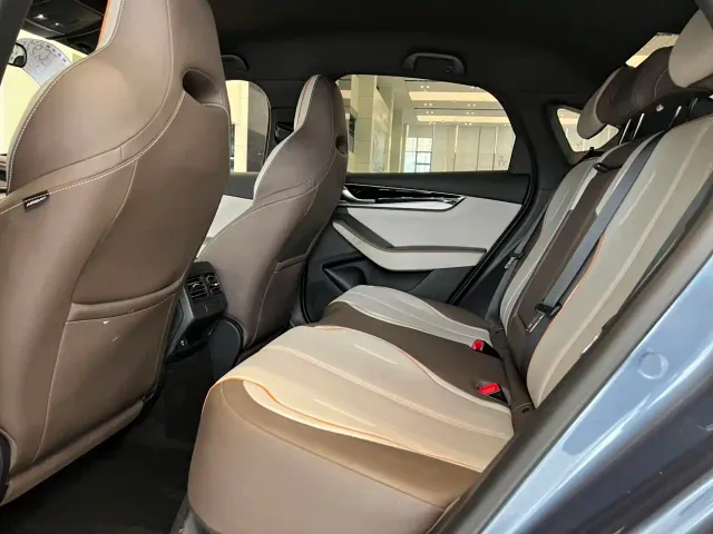 BYD Qin PLUS — Фото автомобиля 11