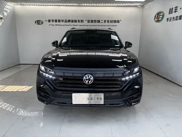 Volkswagen Touareg — Фото автомобиля 3
