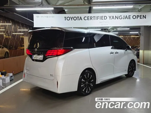 Toyota Alphard — Фото автомобиля 3