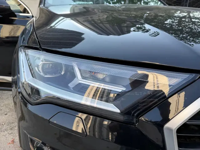 Audi Q7 — Фото автомобиля 10