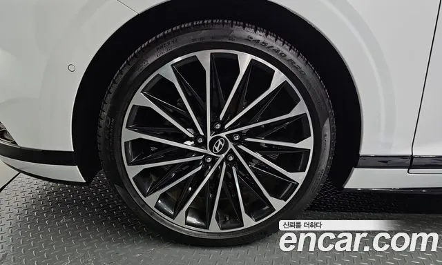 Hyundai Grandeur GN7 — Фото автомобиля 5