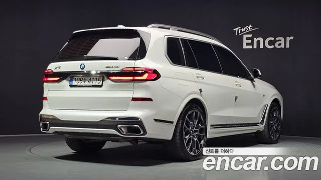 BMW X7 — Фото автомобиля 2