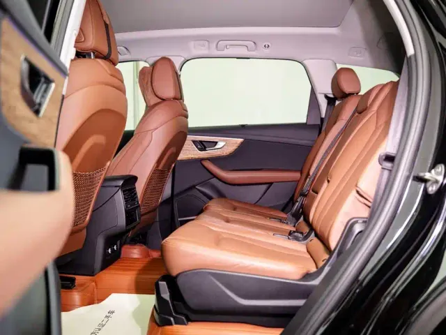 Audi Q7 — Фото автомобиля 16