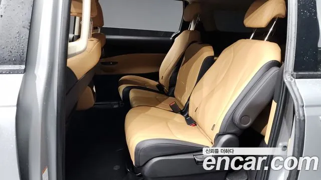Kia Canival Carnival 4 поколение Бензин 11 мест Prestige — Фото автомобиля 11