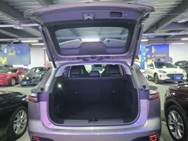 Roewe RX5 — Фото автомобиля 18