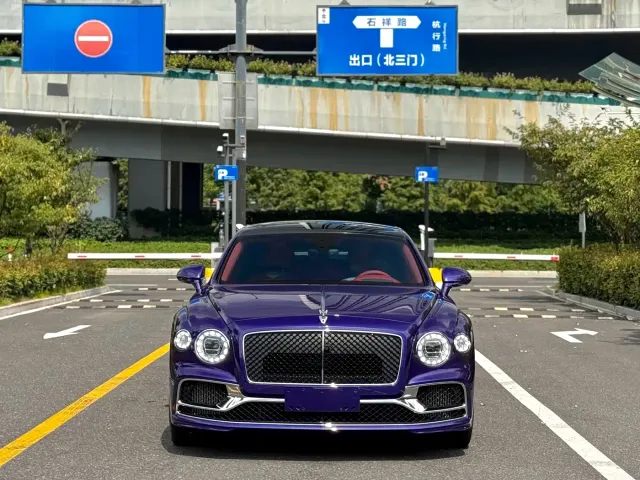 Фотография автомобиля — Bentley Flying Spur