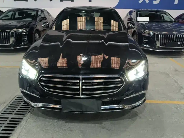 Mercedes-Benz E-Class — Фото автомобиля 2