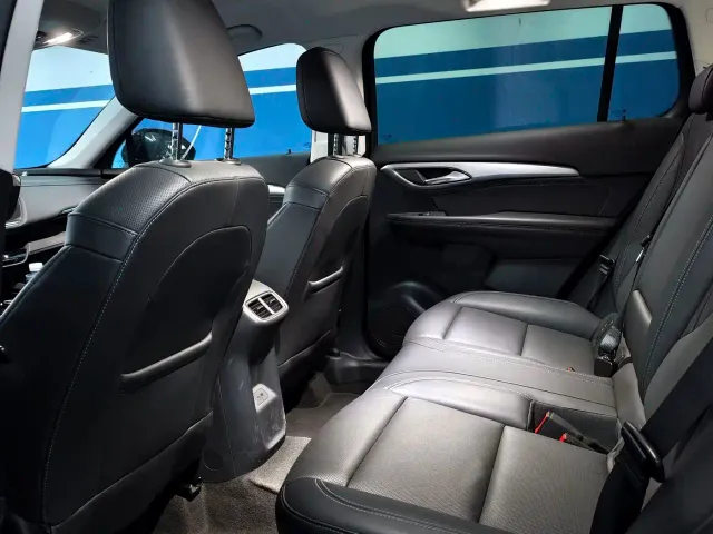 Buick Envision Plus — Фото автомобиля 5
