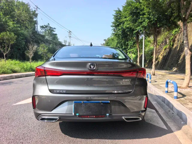 Changan Eado — Фото автомобиля 6