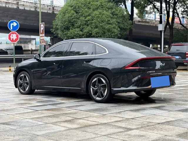 Wuling Starlight — Фото автомобиля 7
