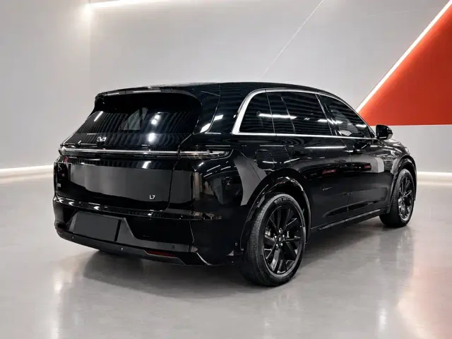 Li Auto L7 — Фото автомобиля 6
