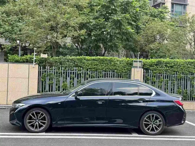 BMW 3 Series — Фото автомобиля 2