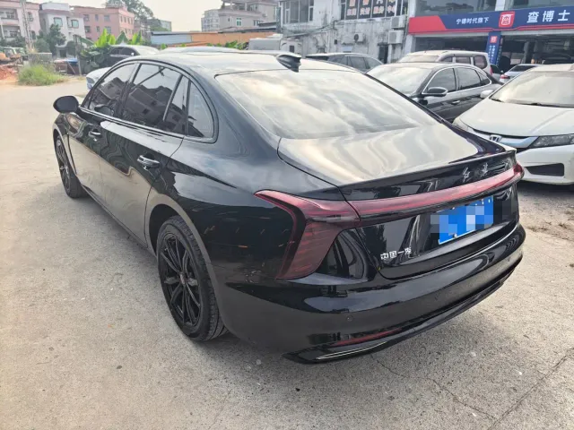 Hongqi H5 — Фото автомобиля 12