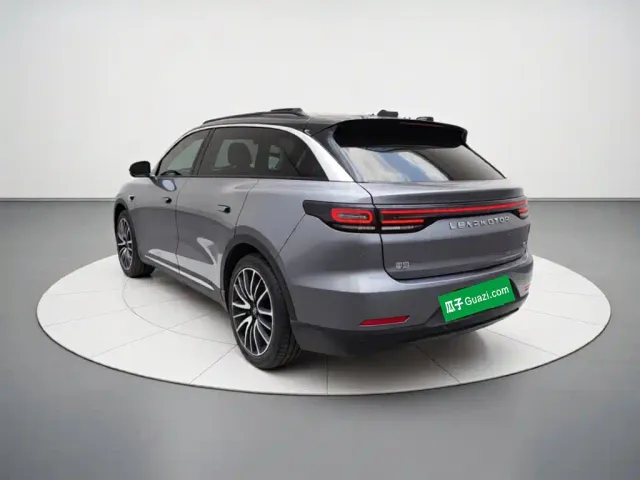 Leapmotor C11 — Фото автомобиля 11