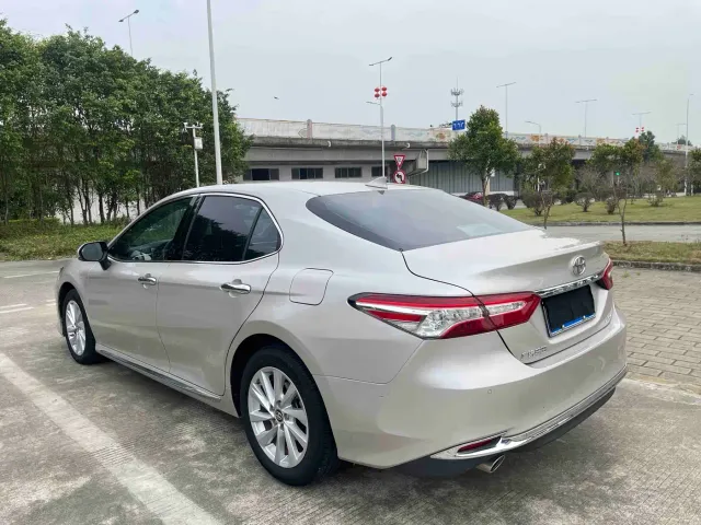 Toyota Camry — Фото автомобиля 12