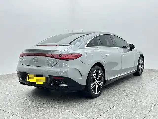 Mercedes-Benz EQE — Фото автомобиля 6