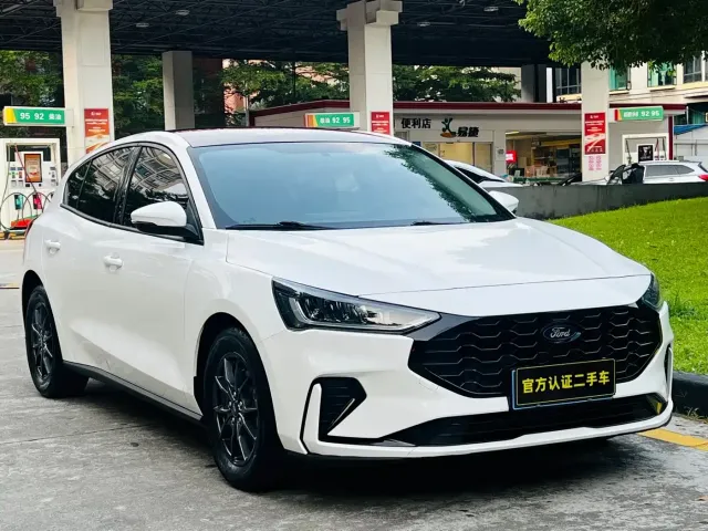 Ford Focus — Фото автомобиля 3