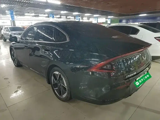 Wuling Starlight — Фото автомобиля 4