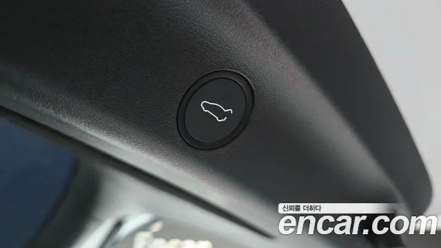 Tesla Model Y — Фото автомобиля 26