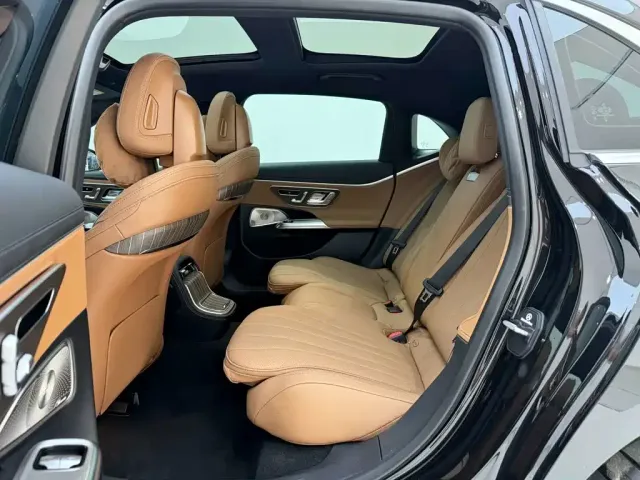 Mercedes-Benz E-Class — Фото автомобиля 23