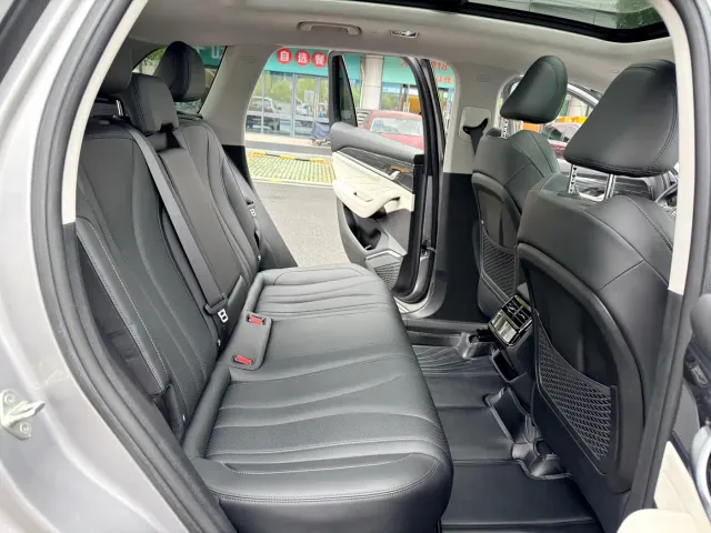 Geely Xingyue L — Фото автомобиля 14