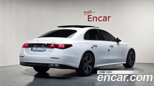 Mercedes-Benz E-Class W214 — Фото автомобиля 2