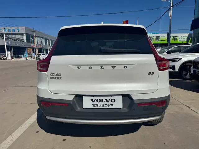 Volvo XC40 — Фото автомобиля 9