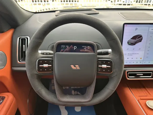 Li Auto L9 — Фото автомобиля 11