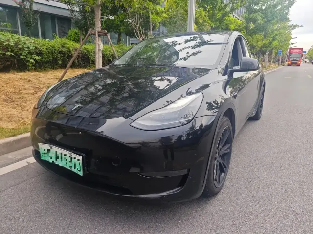 Фотография автомобиля — Tesla Model Y