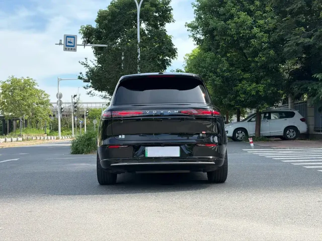 Voyah Auto VOYAH Taisan 2026 Model Base — Фото автомобиля 8