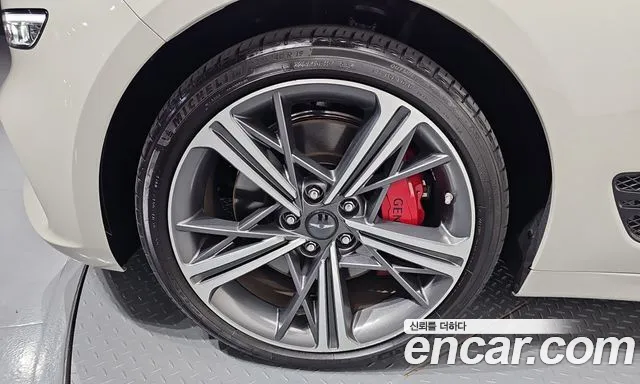 Genesis G70 New — Фото автомобиля 5