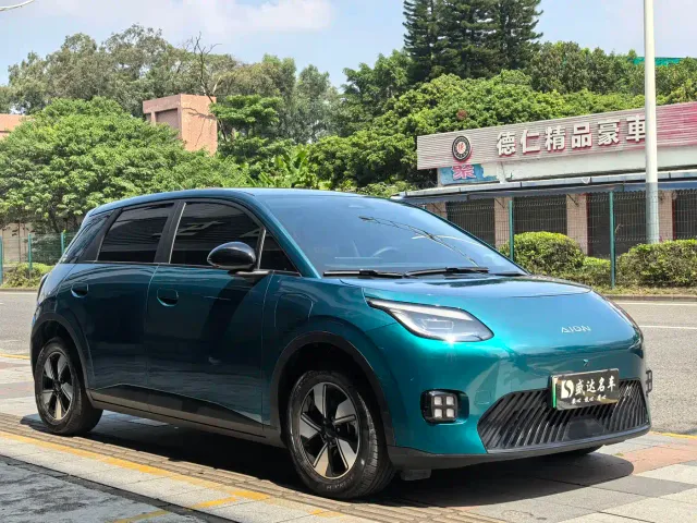 GAC Aion UT — Фото автомобиля 3