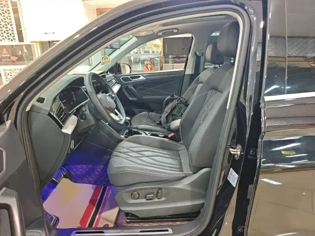 Volkswagen Tiguan L — Фото автомобиля 14