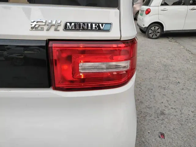 Wuling Hongguang Mini EV — Фото автомобиля 7