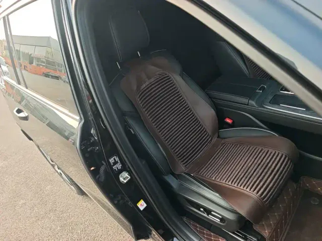 GAC Trumpchi GS8 — Фото автомобиля 24
