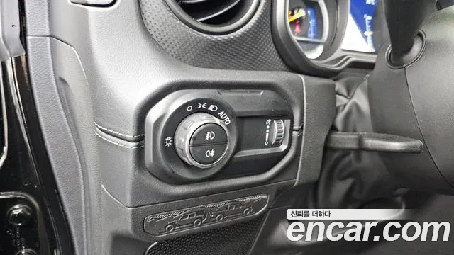 Jeep Wrangler JL — Фото автомобиля 19