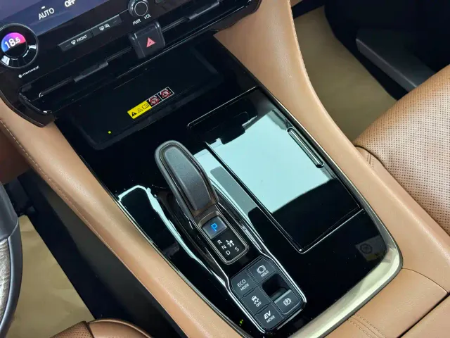 Toyota Vellfire — Фото автомобиля 7