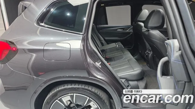 BMW iX3 G08 (2020–2024) — Фото автомобиля 12