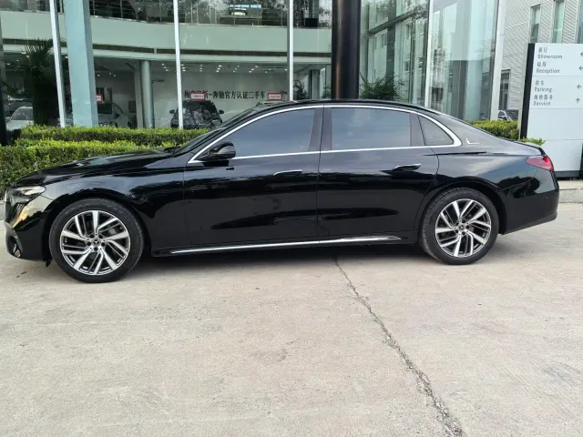 Mercedes-Benz E-Class — Фото автомобиля 4