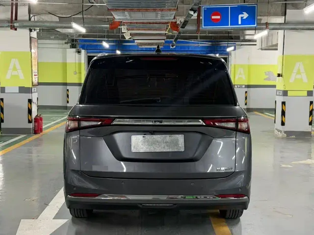 Wuling Jiachen — Фото автомобиля 5