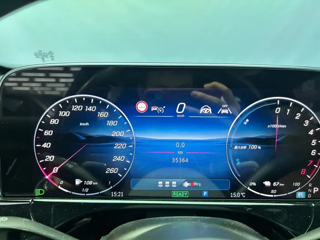 Mercedes-Benz E-Class — Фото автомобиля 13