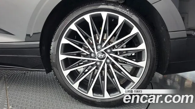 Hyundai Grandeur Grandeur (GN7) 2.5 Бензин 2WD — Фото автомобиля 17